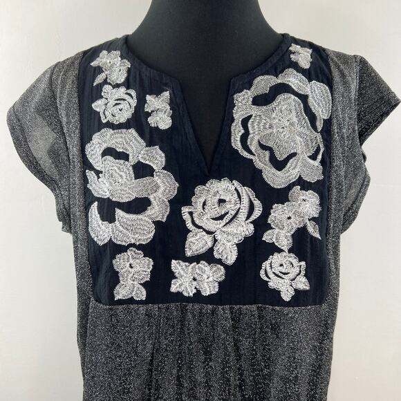 SAVANNA JANE Black Embroidered Top Rose Sparkle Flutter Sleeve Split Neck Size L - Picture 3 of 8